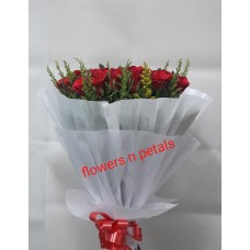 30 Red Roses Bunch With White Paper Packing